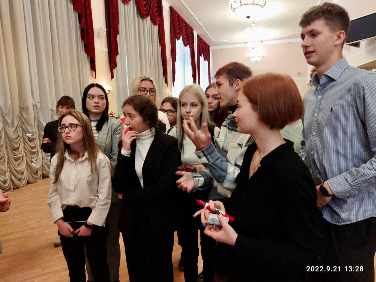 Студенты 3 курса специальности «Гостиничное дело» приняли участия в Форсайт-сессии «Будущее Российского туризма»